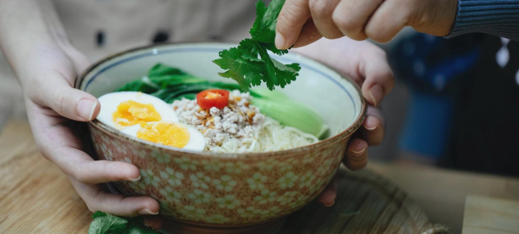 Naturalne produkty spożywcze prezentowane w estetyczny sposób